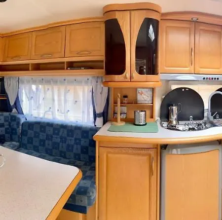 Sloneczne Przyczepy Jastrzebia Gora דאובקי