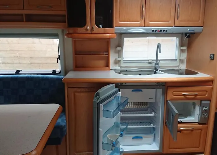 אתר קמפינג Sloneczne Przyczepy Jastrzebia Gora